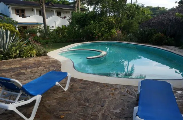 Aparta hotel El Flamboyan Las Terrenas piscina
